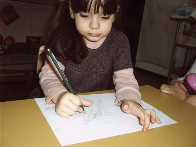 Dječje šaranje i crtanje-znakovi bitni za razvoj govora,
pisanja i mišljenja - slika broj: 14